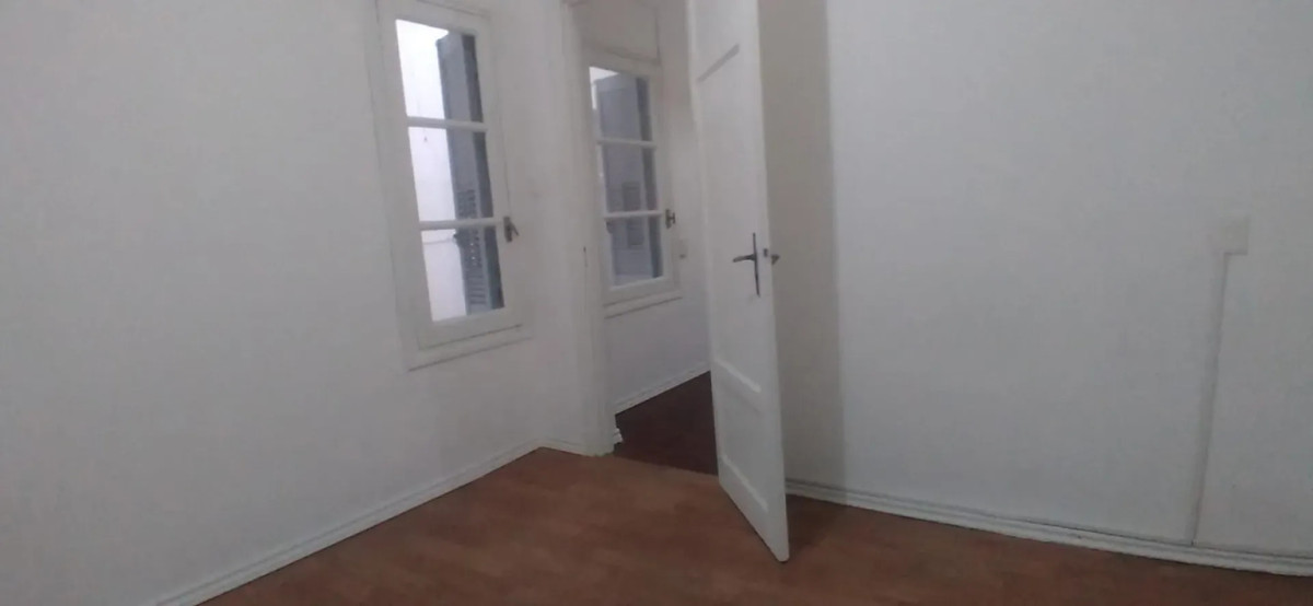 Alquiler Apartamento 1 Dormitorio Centro con Patio Interno · Foto 7