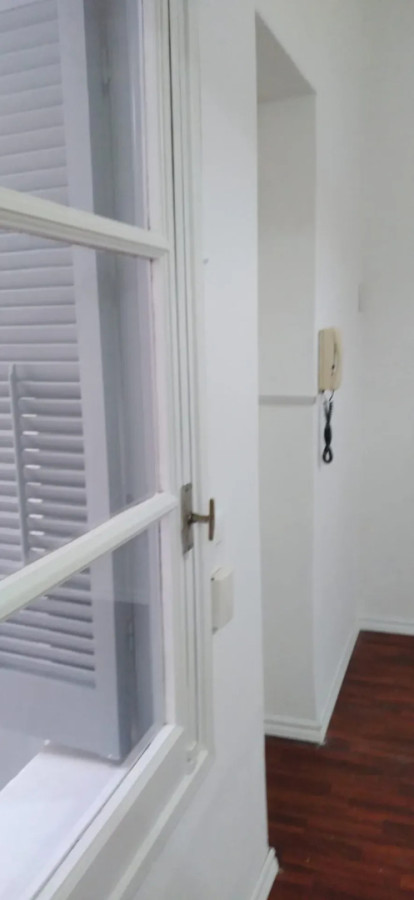 Alquiler Apartamento 1 Dormitorio Centro con Patio Interno · Foto 9