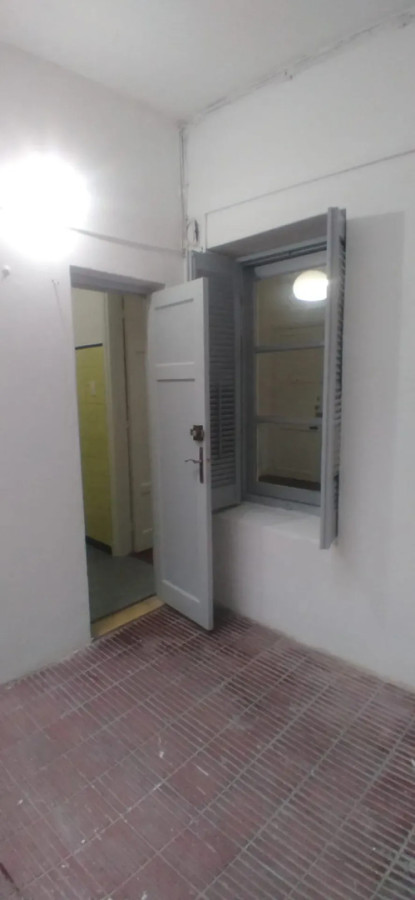Alquiler Apartamento 1 Dormitorio Centro con Patio Interno · Foto 11