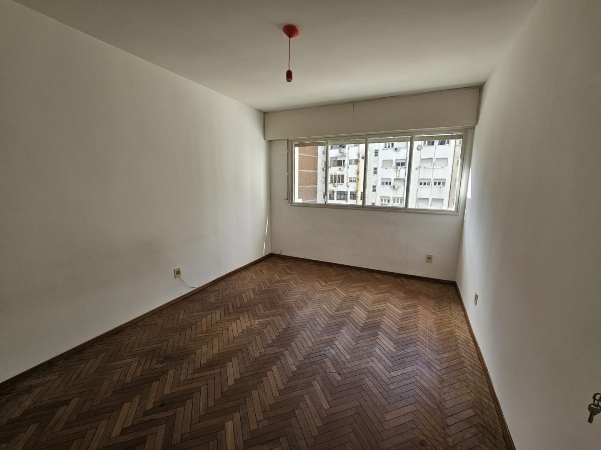 Venta Apartamento Pocitos 3 Dormitorios con Terraza y Garaje