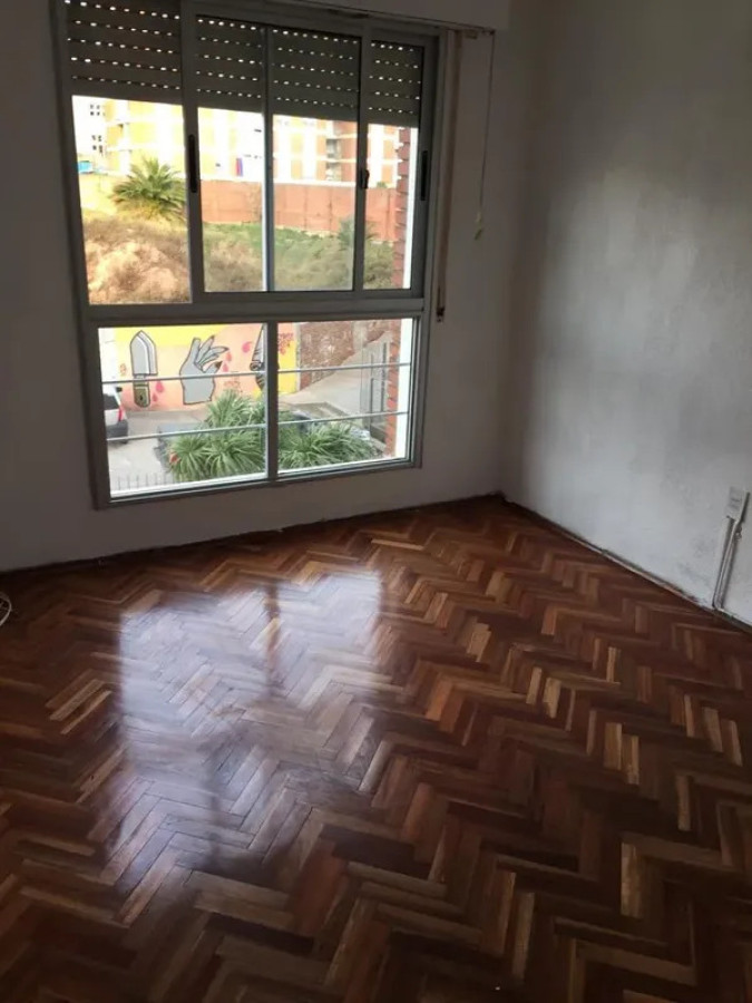 Alquiler Apartamento 3 Dormitorios Barrio Sur con balcon · Foto 7