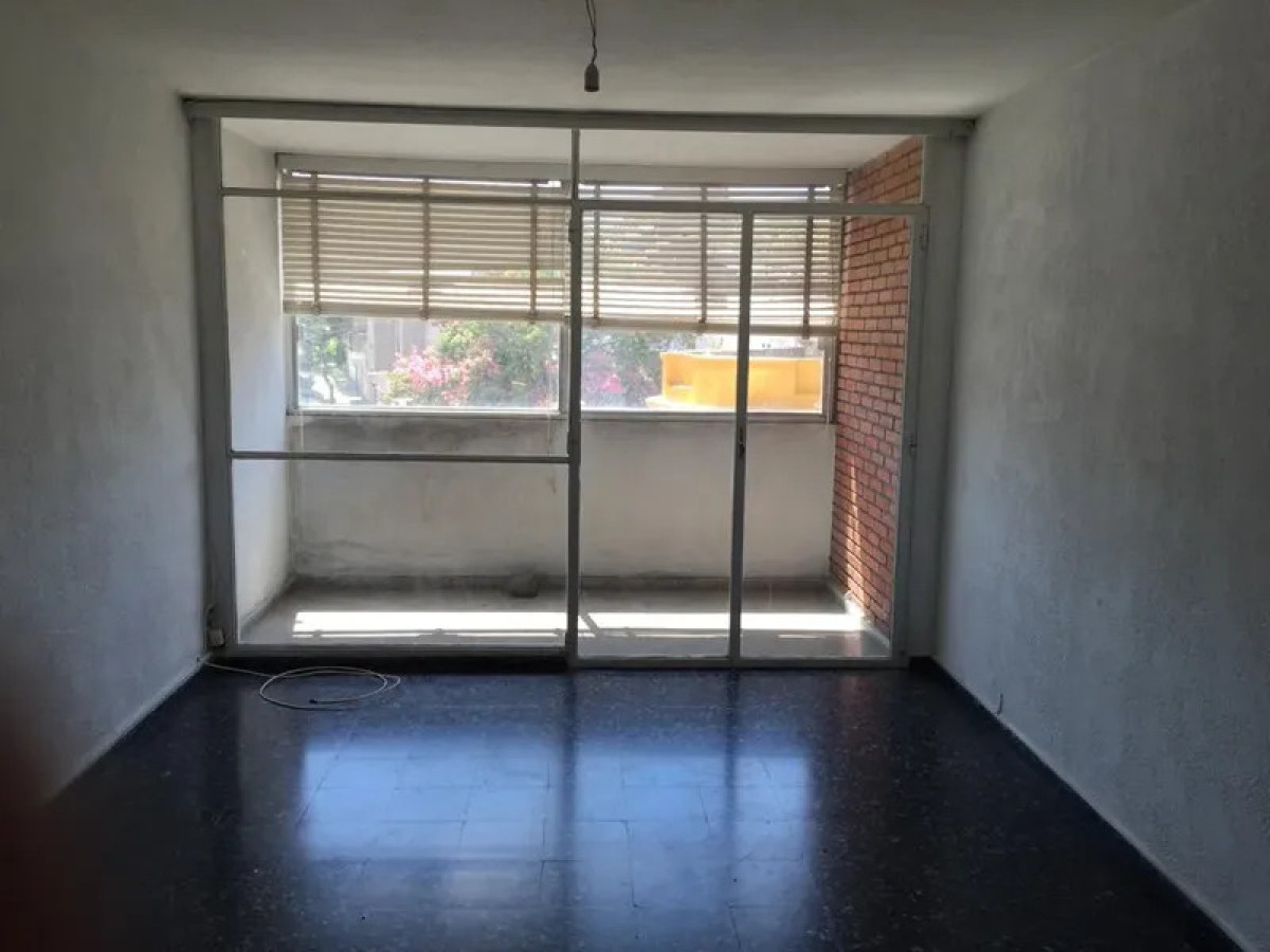 Alquiler Apartamento 3 Dormitorios Barrio Sur con balcon · Foto 1