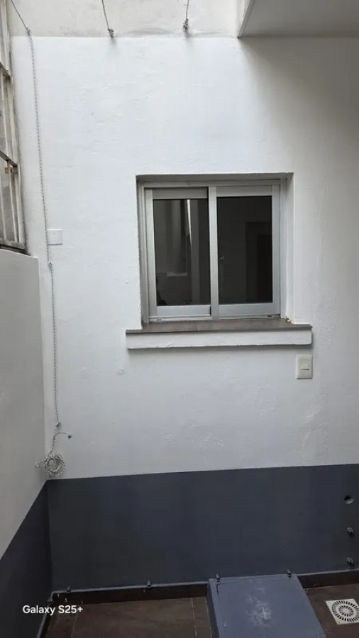 Alquiler Apartamento 2 Dormitorios La Comercial con patio · Foto 12