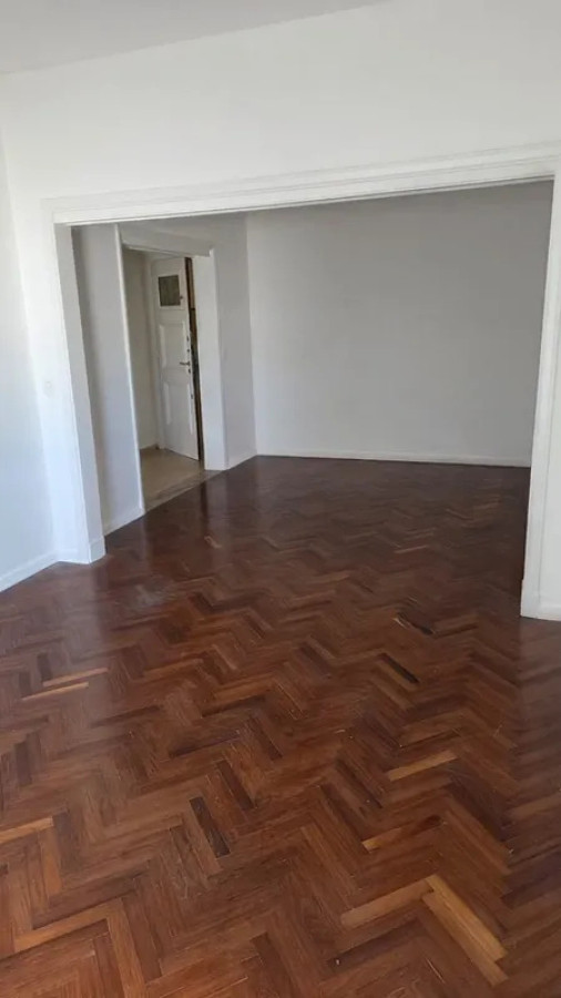 Alquiler Apartamento 2 Dormitorios La Comercial con patio · Foto 9