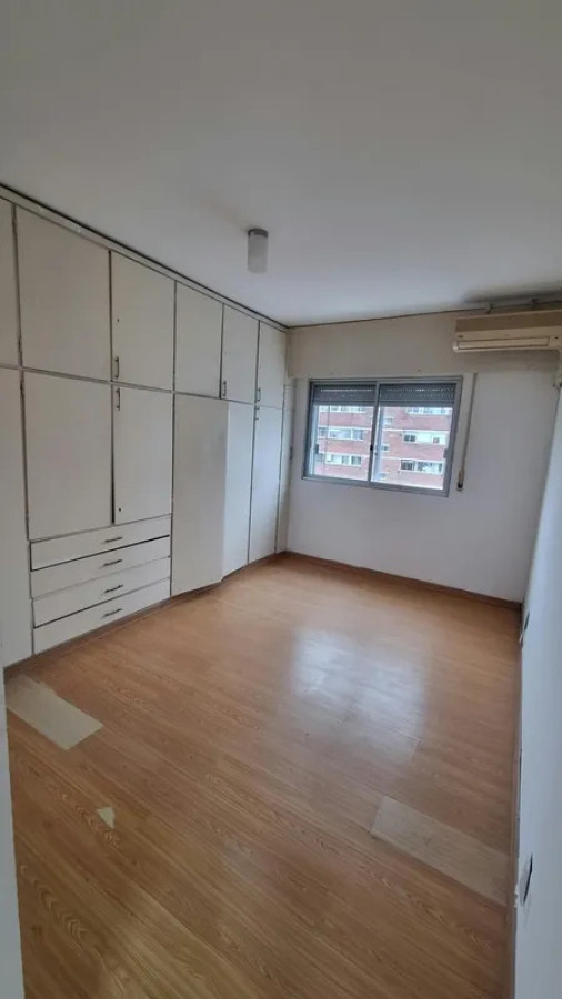 Alquiler Apartamento 2 Dormitorios Punta Carretas con cochera · Foto 9