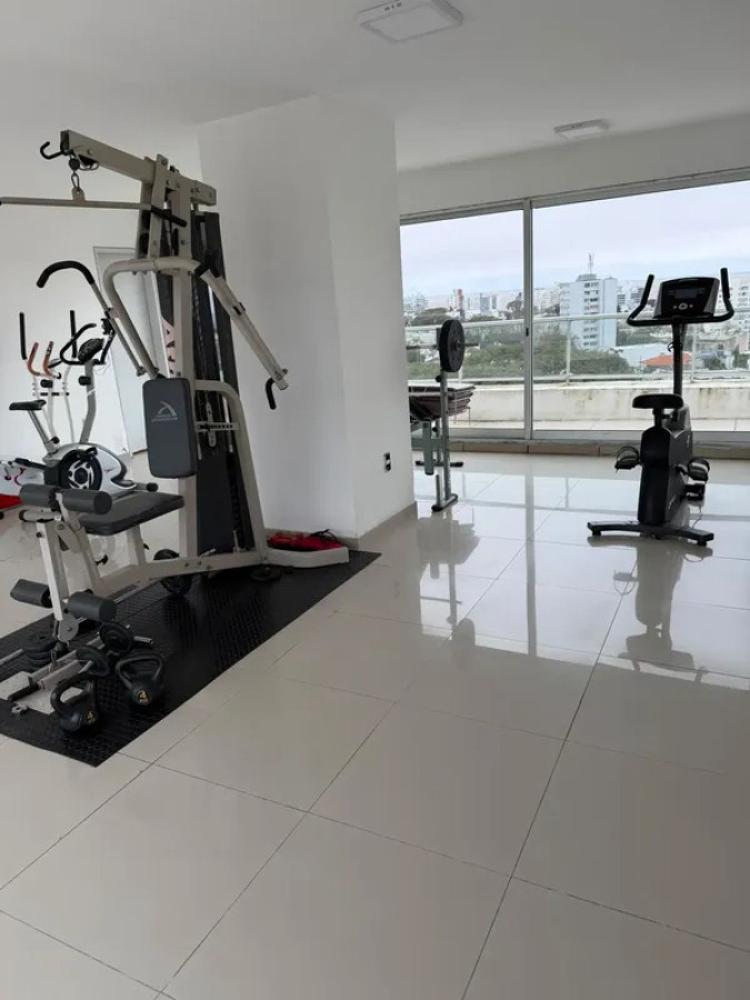 Alquiler Apartamento 2 Dormitorios Malvin terraza y garaje · Foto 12