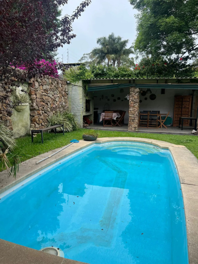 Venta Casa 3 Dormitorios Barbacoa Piscina y Cochera Carrasco
