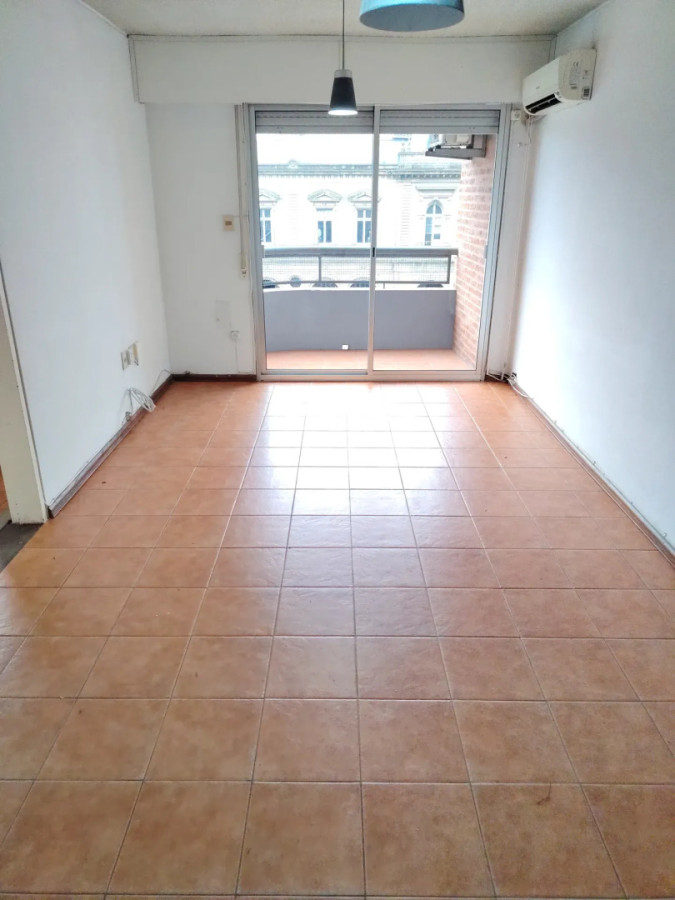 Alquiler Apartamento 2 Dormitorios Centro con Balcon · Foto 2