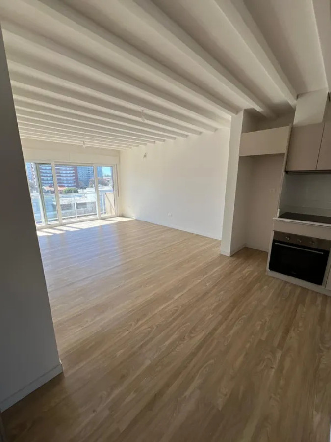 Alquiler Apartamento 2 Dormitorios Malvin con balcon