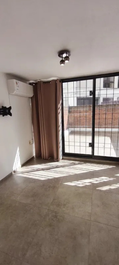 Alquiler Apartamento Monoambiente Tres Cruces terraza cochera · Foto 1