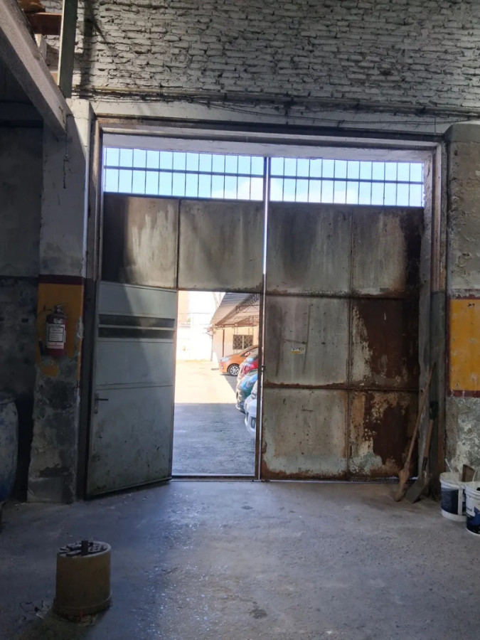 Alquiler Galpon Deposito o Taller 100m2 Brazo Oriental · Foto 5
