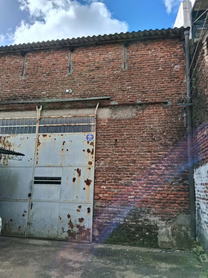 Alquiler Galpon Deposito o Taller 100m2 Brazo Oriental
