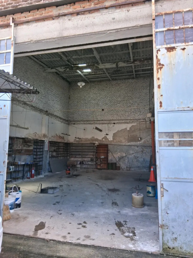 Alquiler Galpon Deposito o Taller 100m2 Brazo Oriental · Foto 2