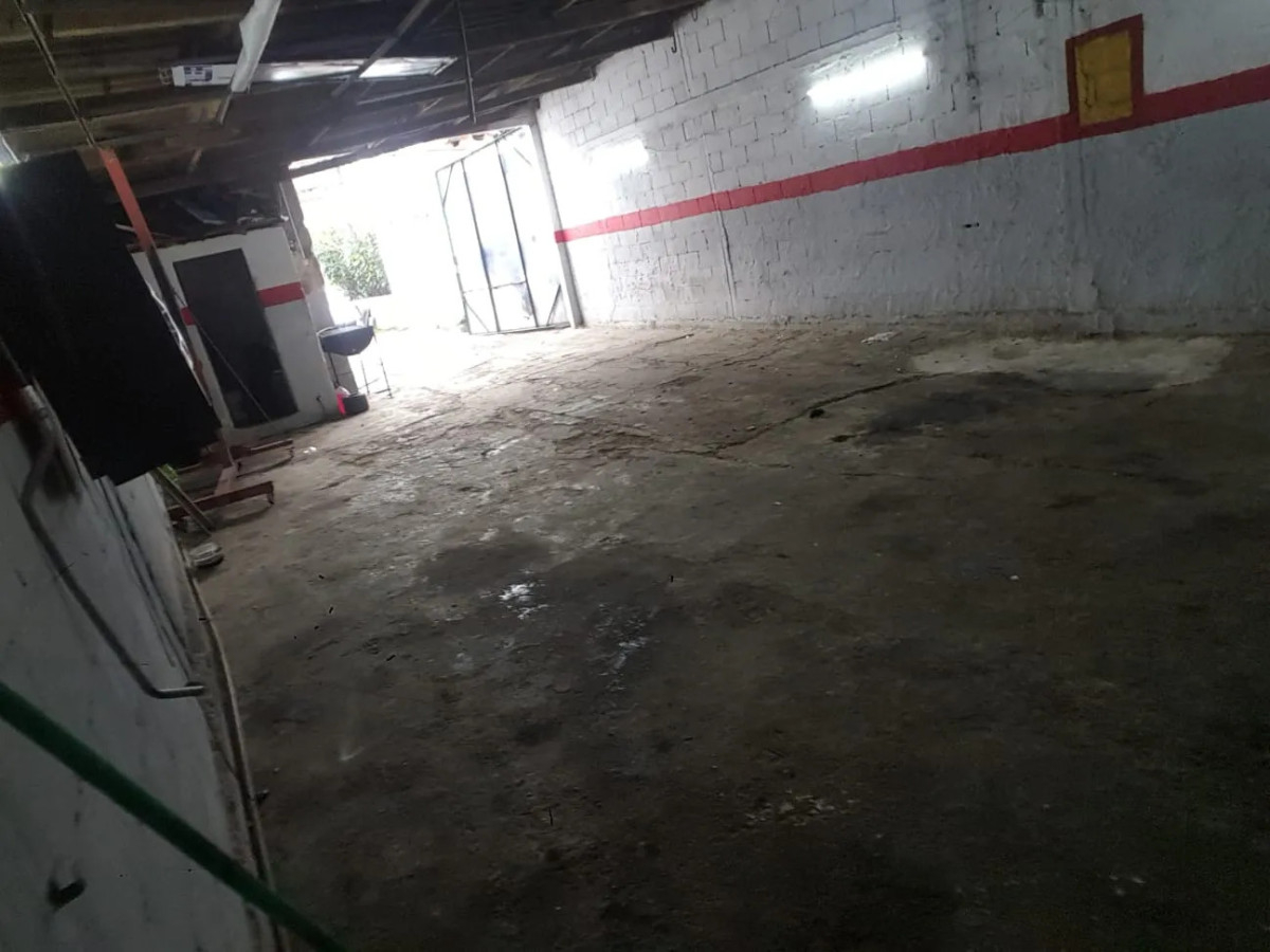 Alquiler Galpon con Apartamento 180m2 Cerrito · Foto 5