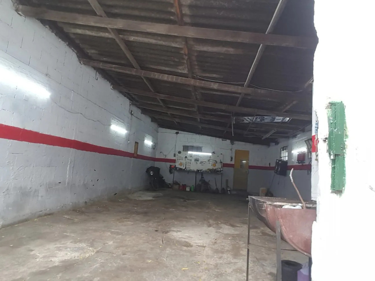 Alquiler Galpon con Apartamento 180m2 Cerrito · Foto 2