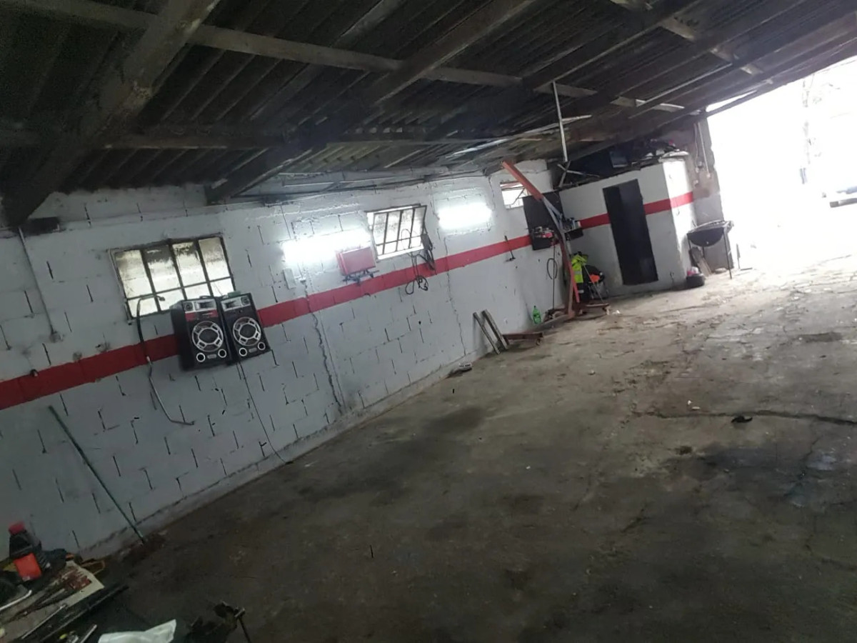 Alquiler Galpon con Apartamento 180m2 Cerrito · Foto 3