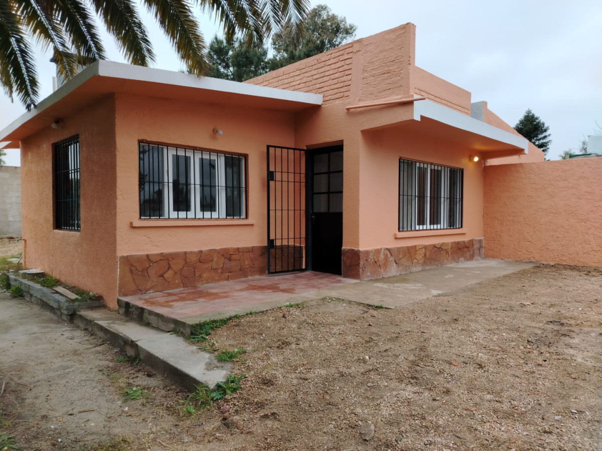 Alquiler Casa 2 Dormitorios El Pinar Norte Patio y Cochera · Foto 2