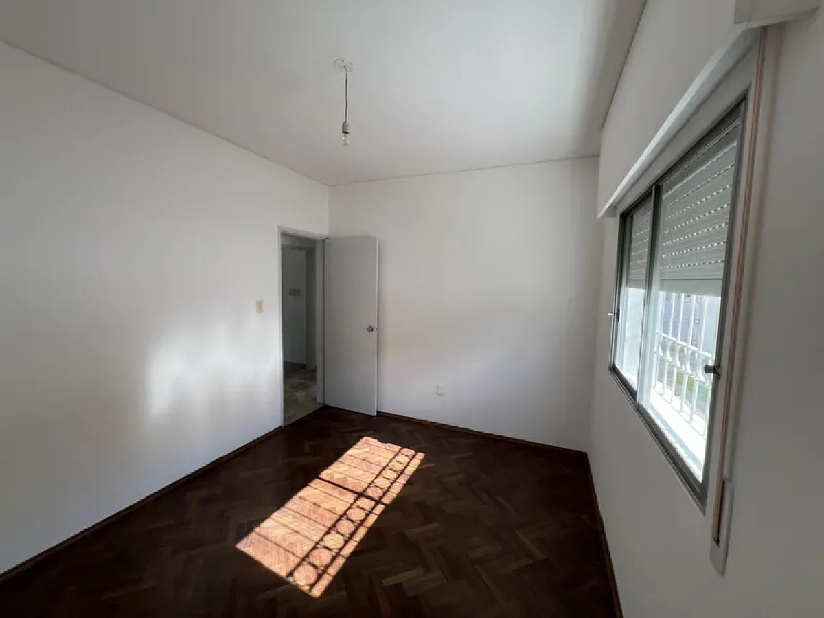 Alquiler Casa 4 Dormitorios Sayago con patio y garaje · Foto 9