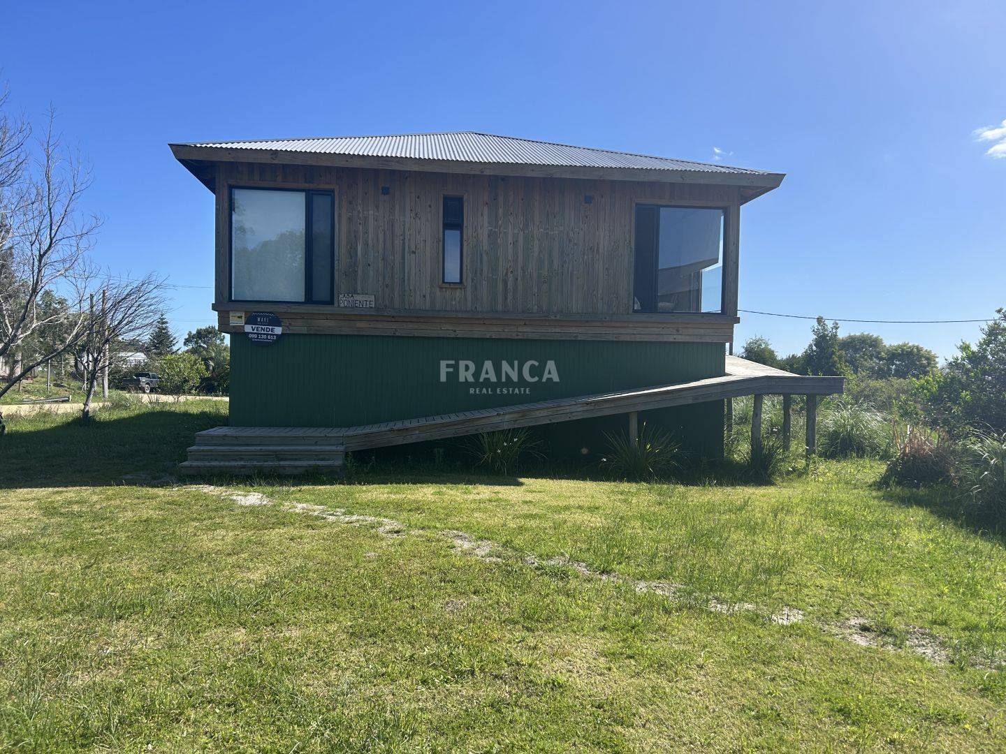 Casa en venta de 5 ambientes en La escondida