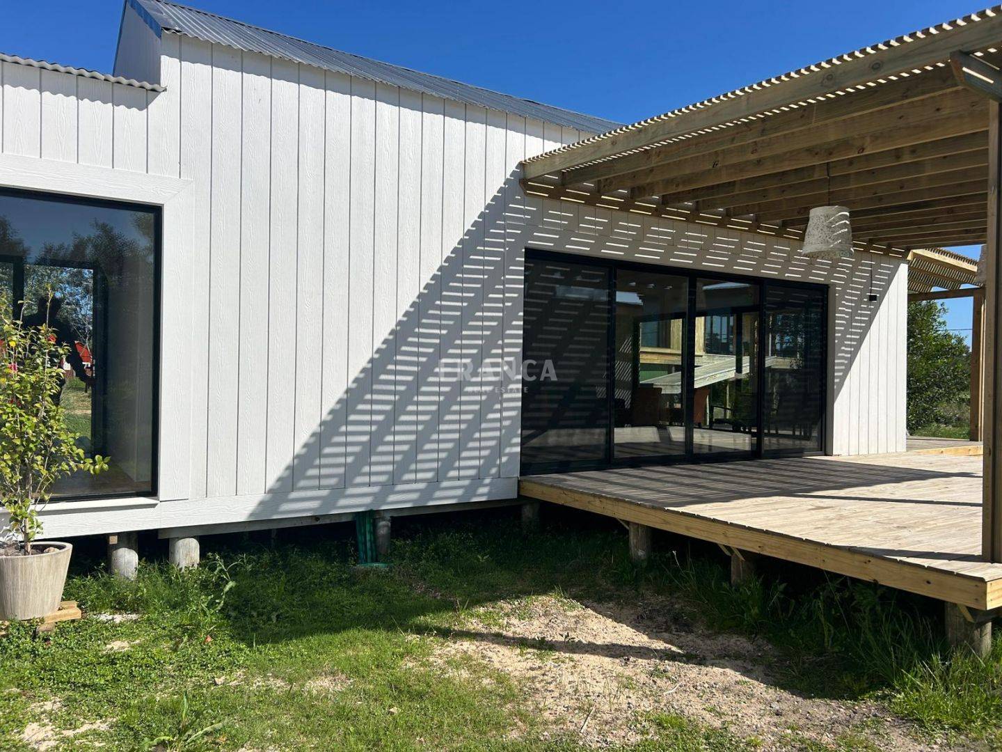 Casa en venta de 5 ambientes en El Tesoro