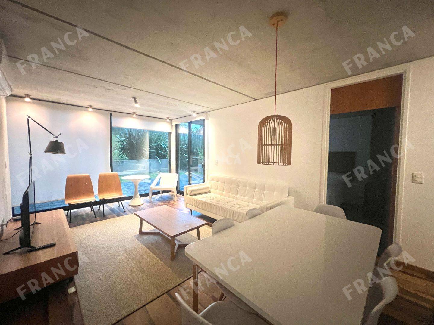 Departamento de 2 dormitorios y amenities en alquiler PDE