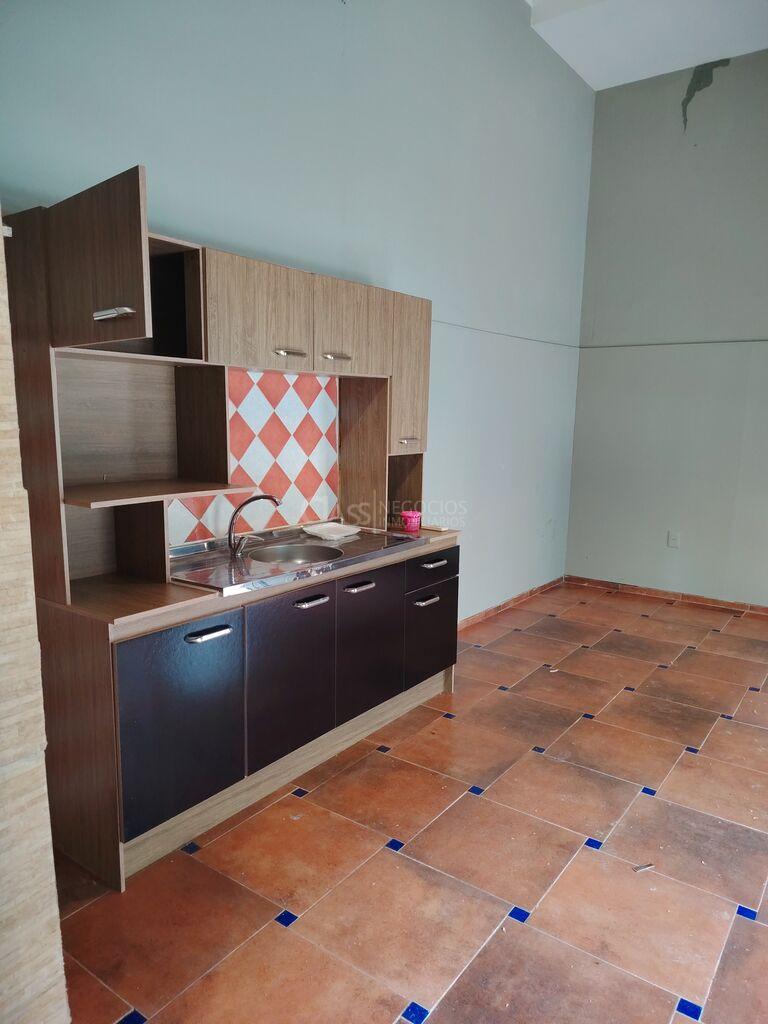 Alquiler de monoambiente amplio 48 m² en La Comercial, Montevideo