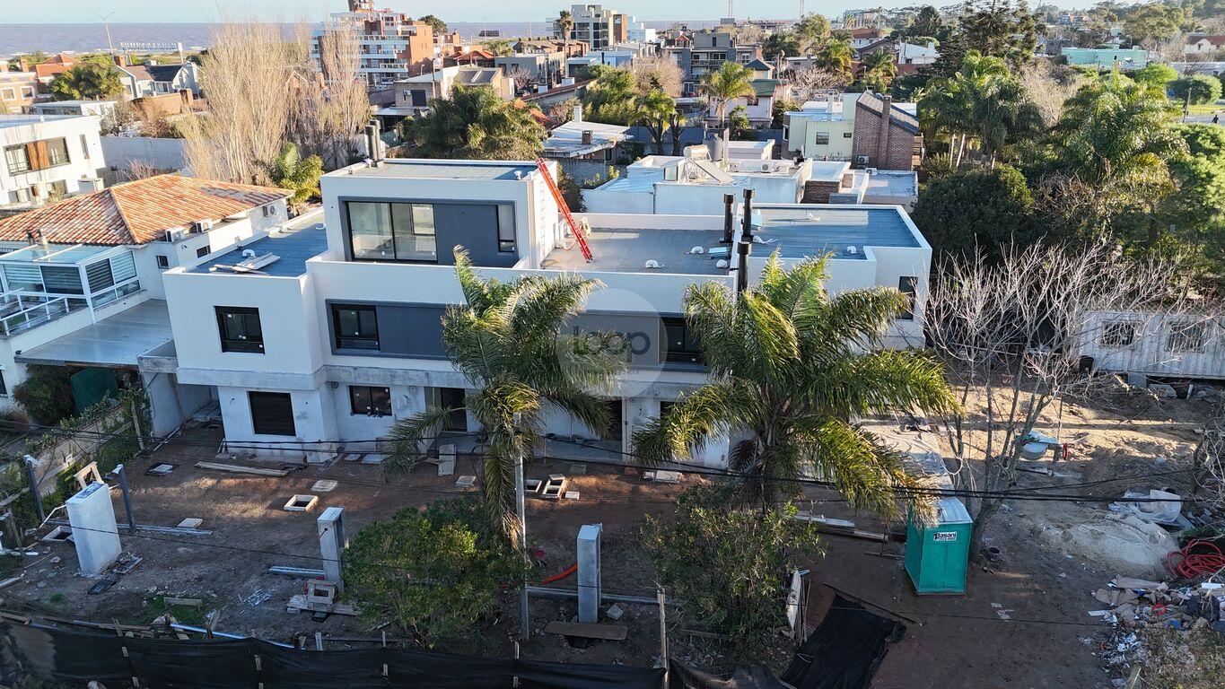 Alquiler Casa PH a estrenar de 3 dormitorios y 3 baños en Barra de Carrasco · Foto 2