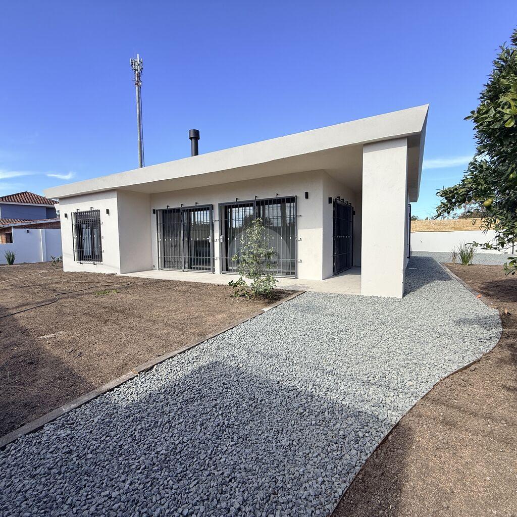 Alquiler casa de 3 dormitorios en Paso Carrasco pegado a Parque Miramar
