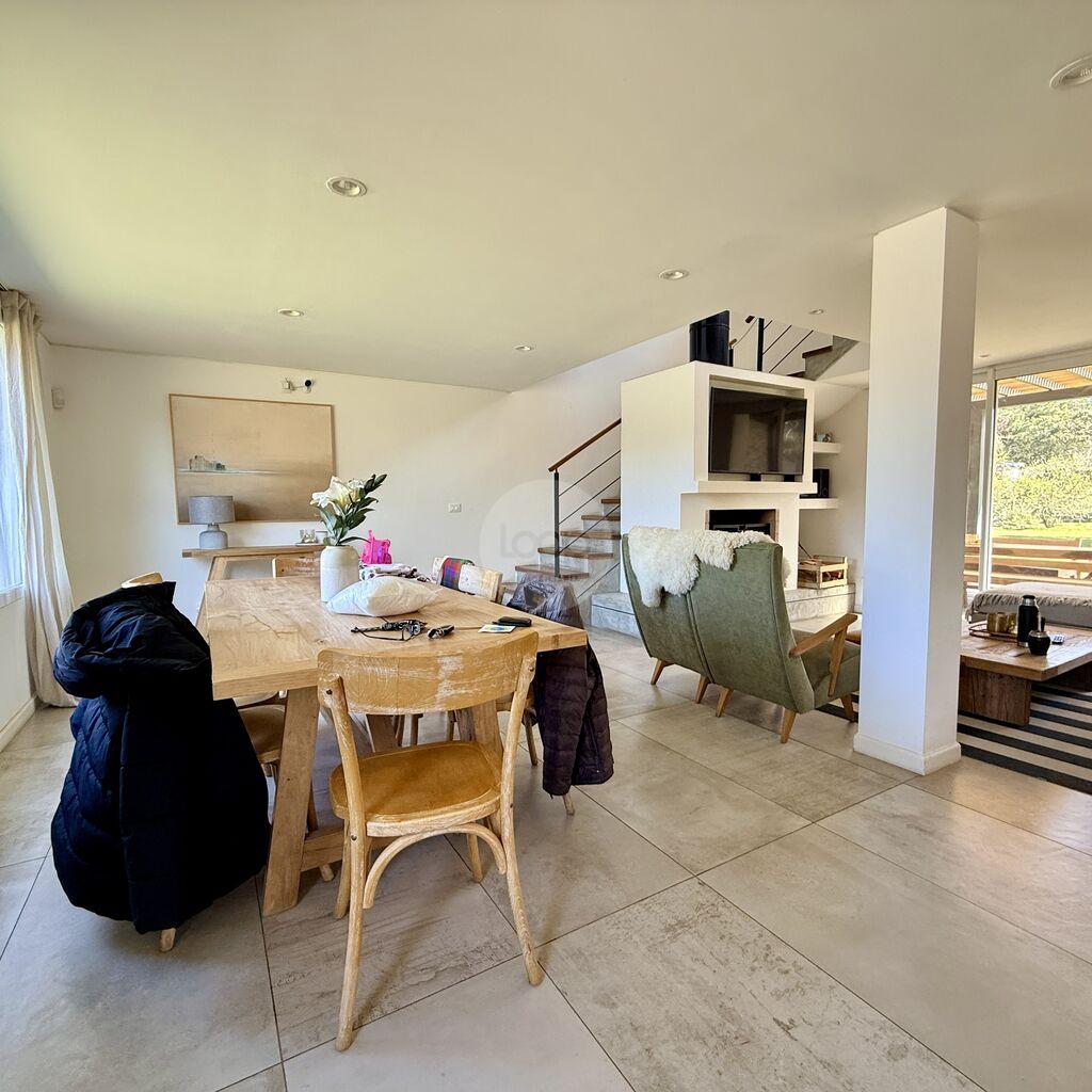 Alquiler | Casa de 3 dormitorios, 3 baños en El Pinar, gran terreno. · Foto 5