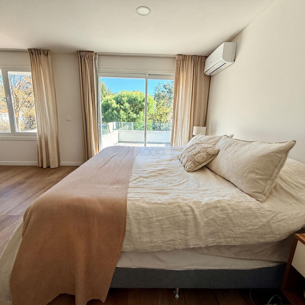 Alquiler | Casa de 3 dormitorios, 3 baños en El Pinar, gran terreno. · Foto 9