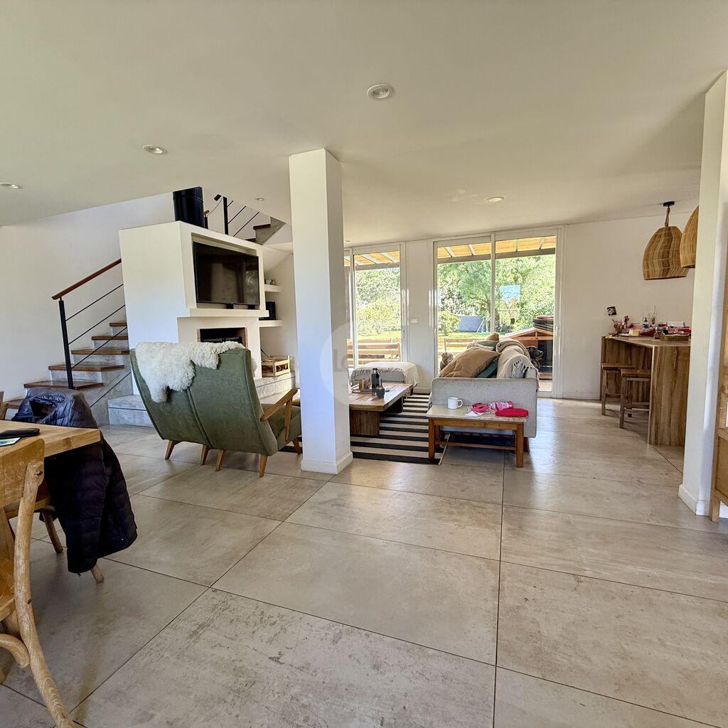 Alquiler | Casa de 3 dormitorios, 3 baños en El Pinar, gran terreno. · Foto 6