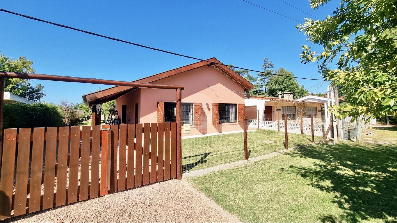Venta Casa Parque del Plata Sur, 2 dorm, Muy Luminosa, Buen Terreno y Jardin.