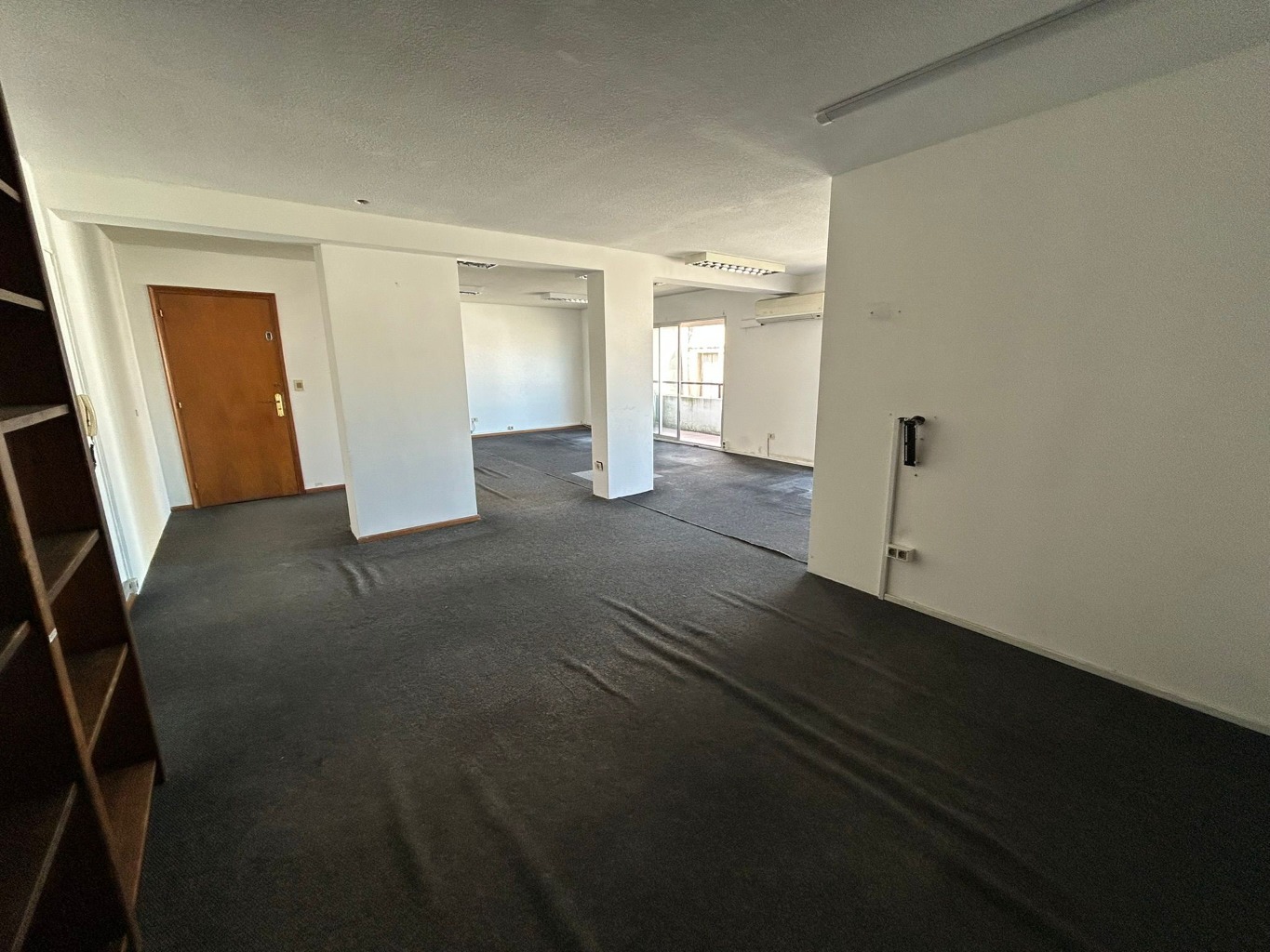 Alquiler Ciudad Vieja Oficinas con Cochera y Balcones