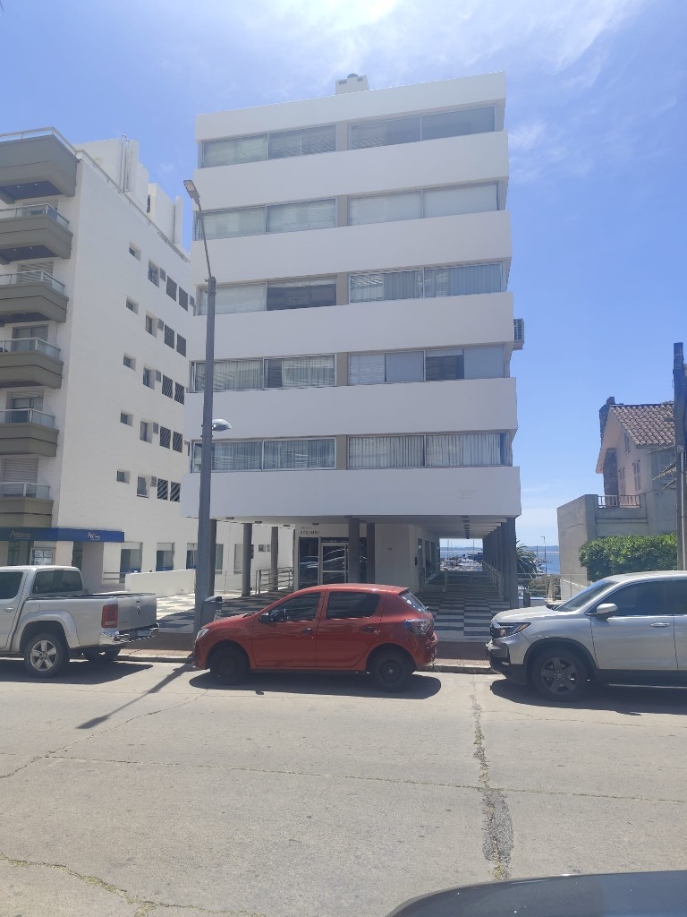Alquiler Anual Aparatamento 2 dorm 2 baños Punta del Este