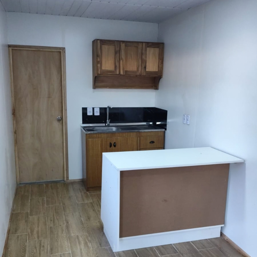 Alquiler en El Pinar un dormitorio con deck  parrillero y patio techado · Foto 7