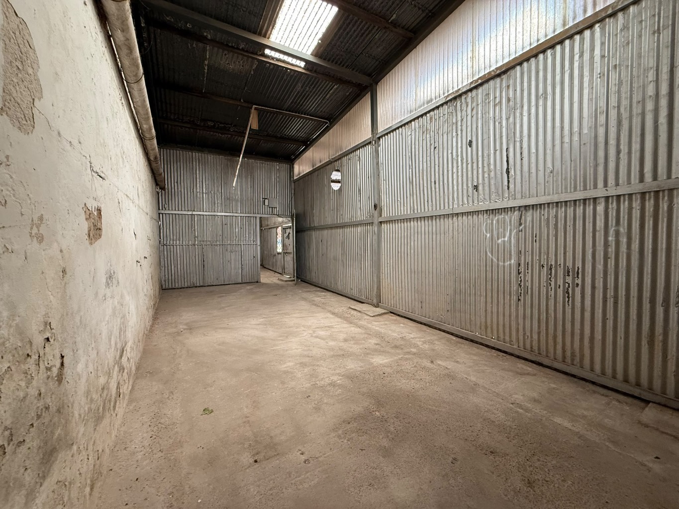 Alquiler La comercial Logistica/Galpon/Deposito 425mts · Photo 4