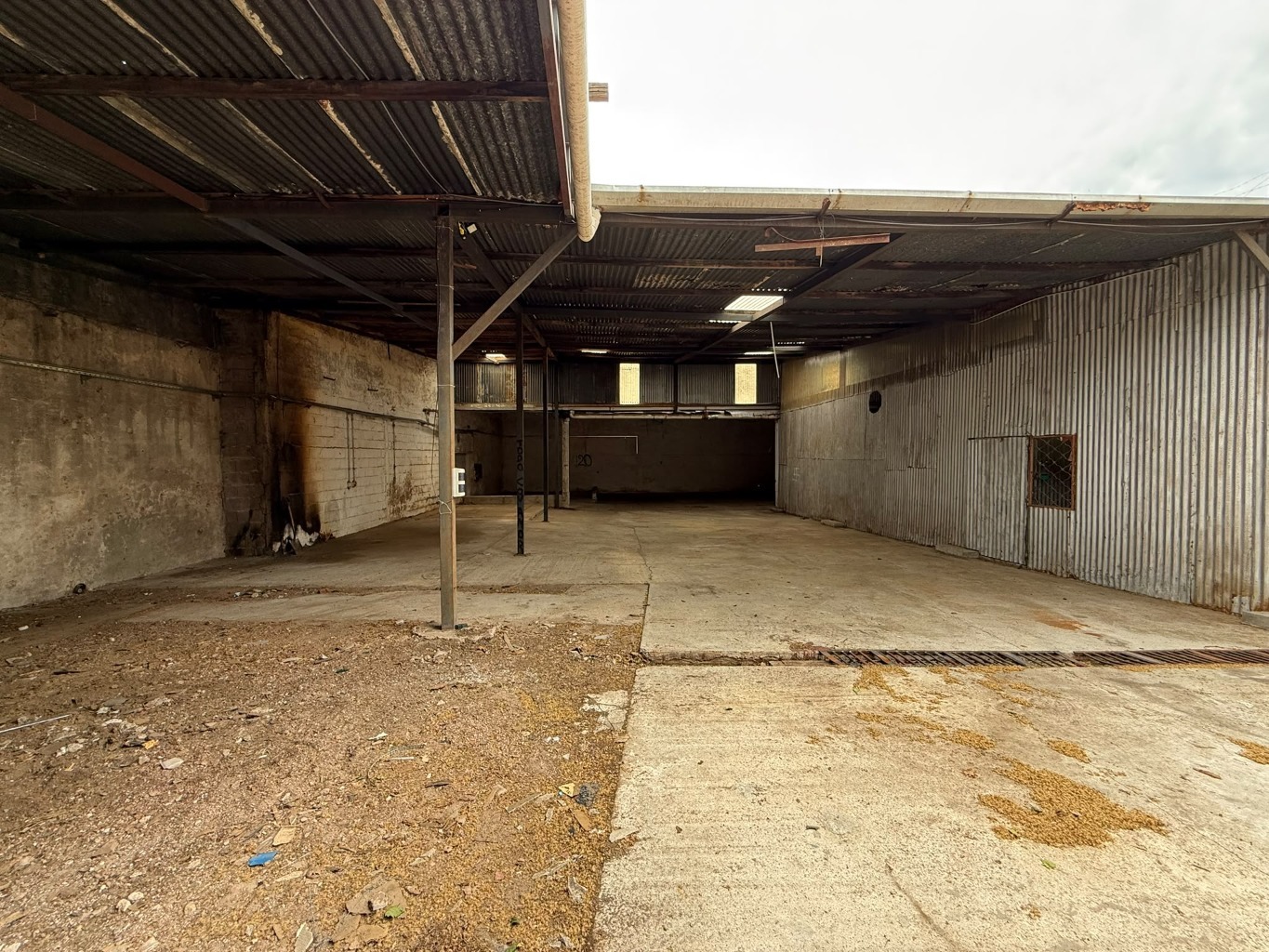 Alquiler La comercial Logistica/Galpon/Deposito 425mts · Photo 7