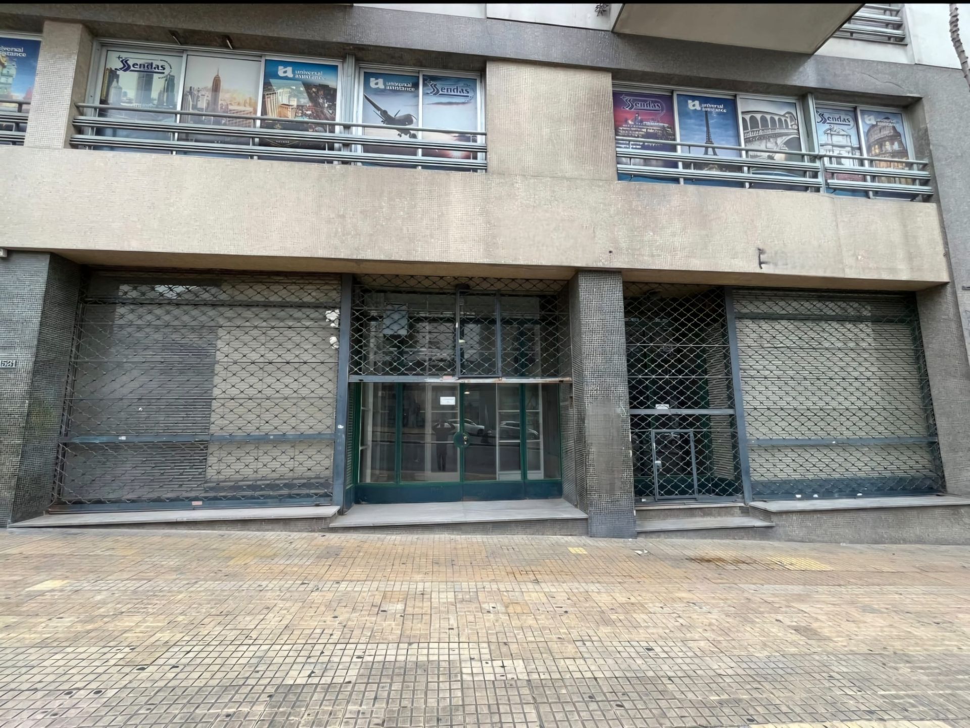 ALQUILER LOCAL COMERCIAL AVENIDA LIBERTADOR CENTRO · Foto 2