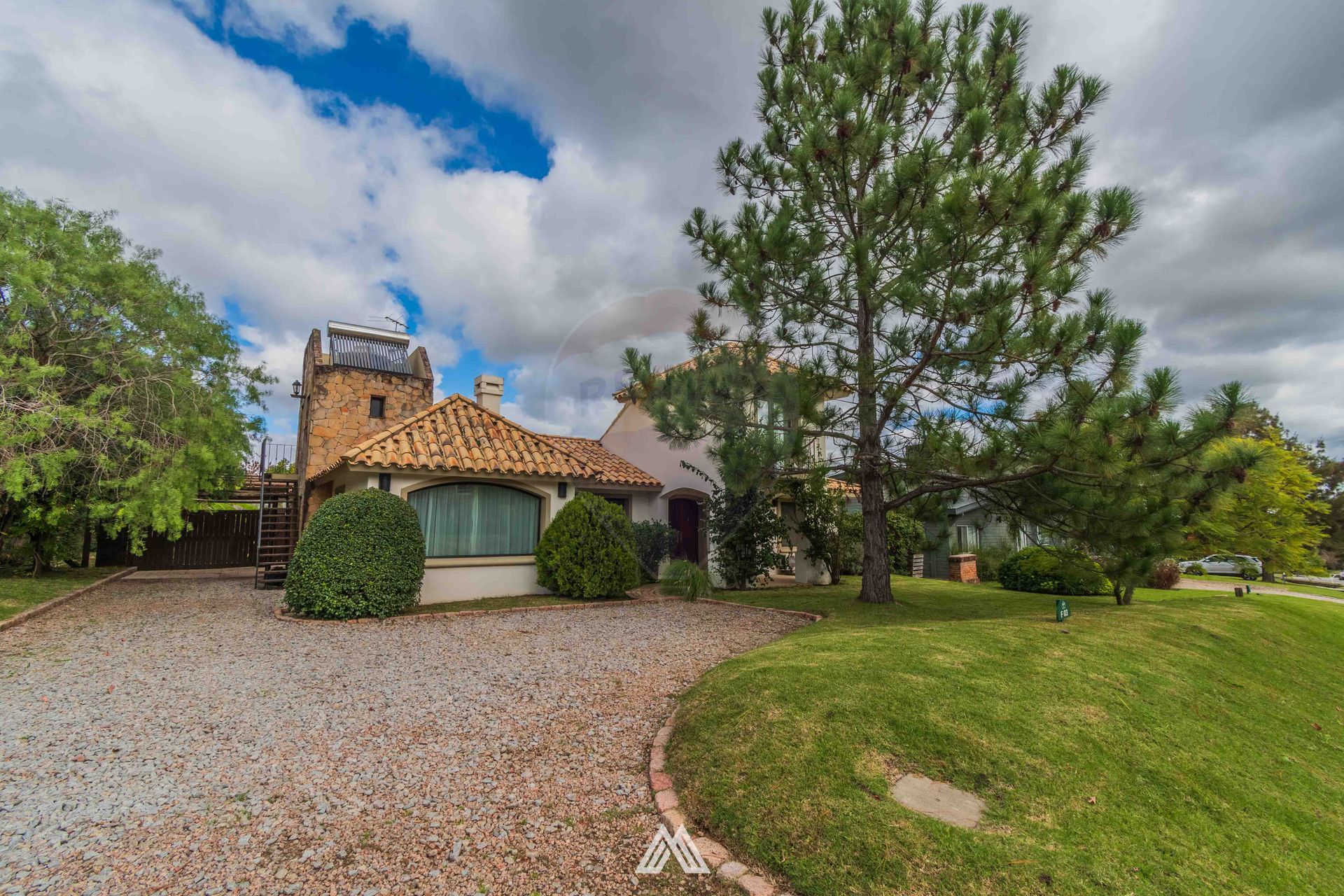 VENTA CASA EN ALTOS DE LA TAHONA 3 DORM ESCRITORIO - foto 3