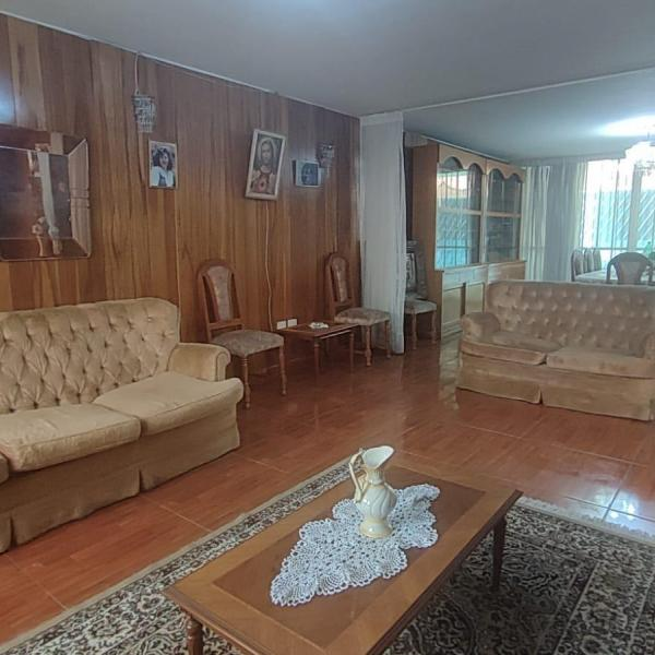 Casa en venta en José Luis Bustamante y Rivero