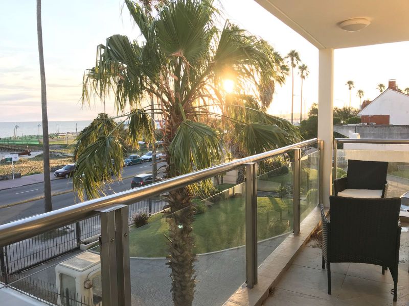 Apartamento de 2 dormitorios sobre rambla de Punta Gorda, UY