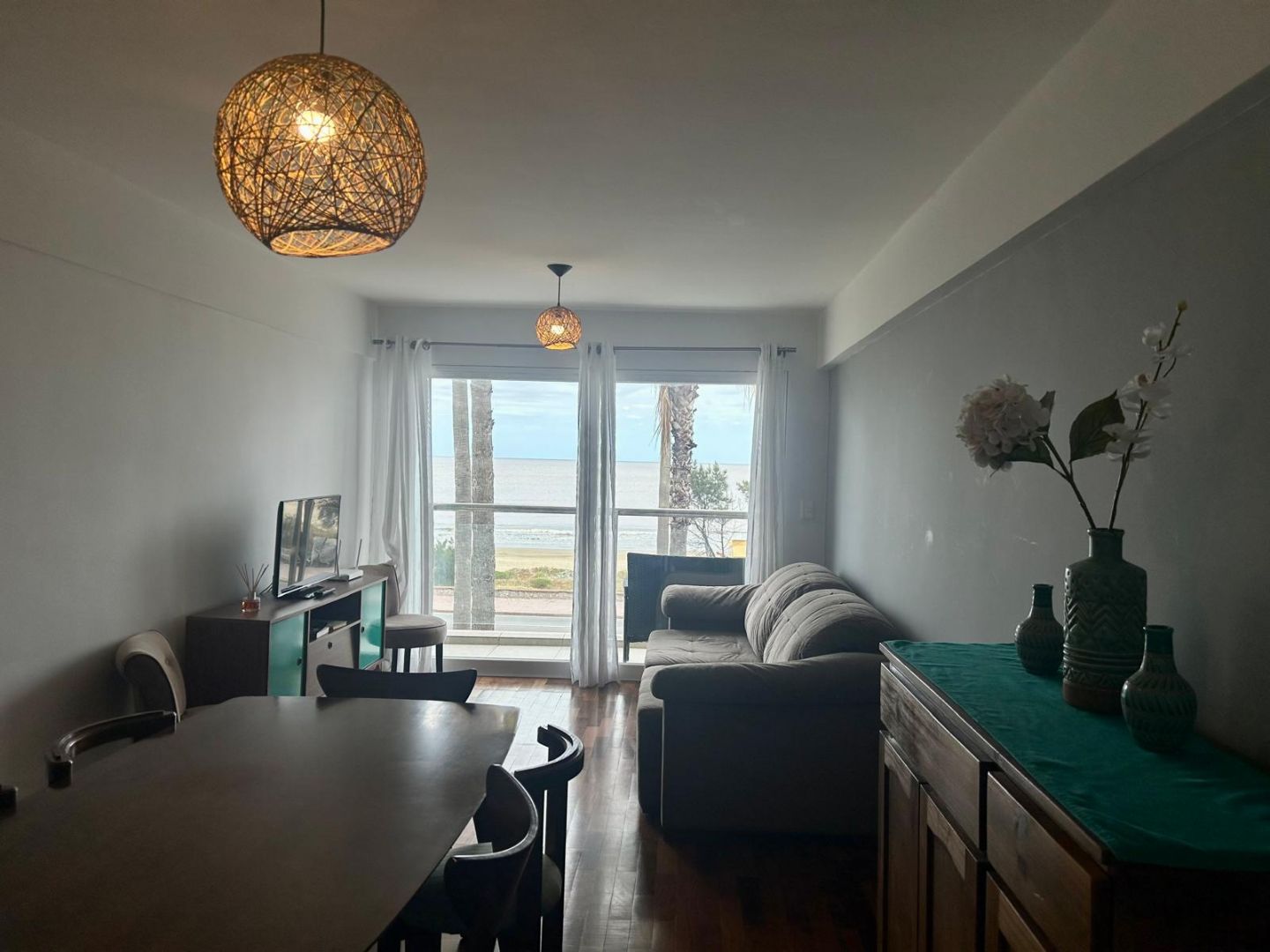 Departamento en alquiler de 3 ambientes en Punta Gorda