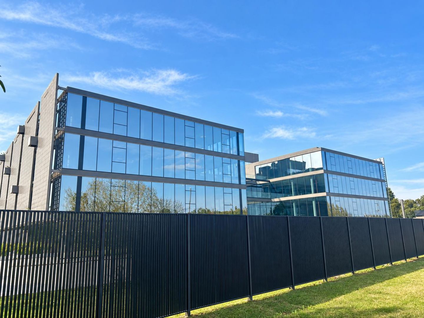 Oficina en alquiler de 6 ambientes en Carrasco