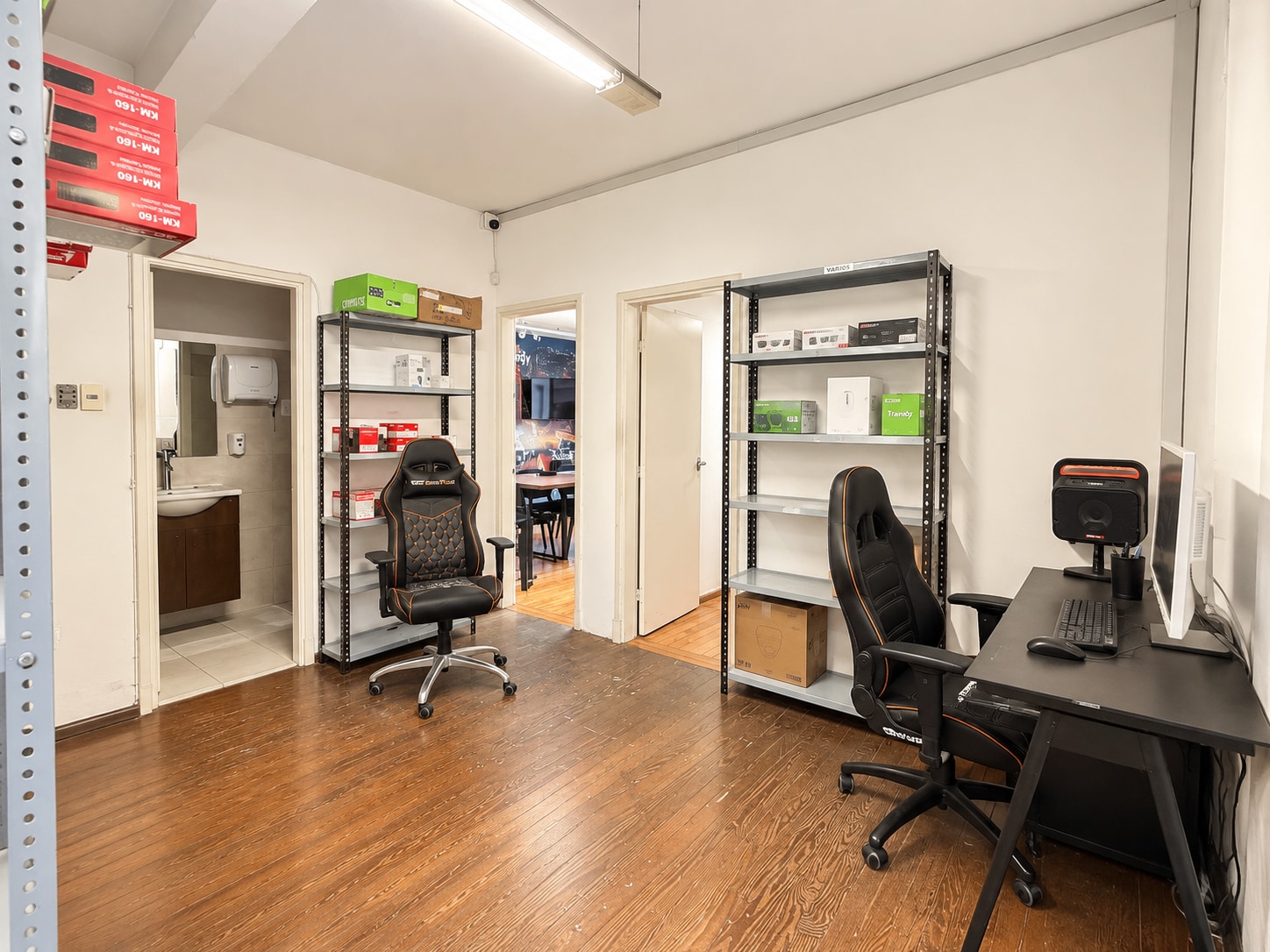 Local comercial en alquiler en Centro – amplio salón, oficinas y depósitos · Foto 11