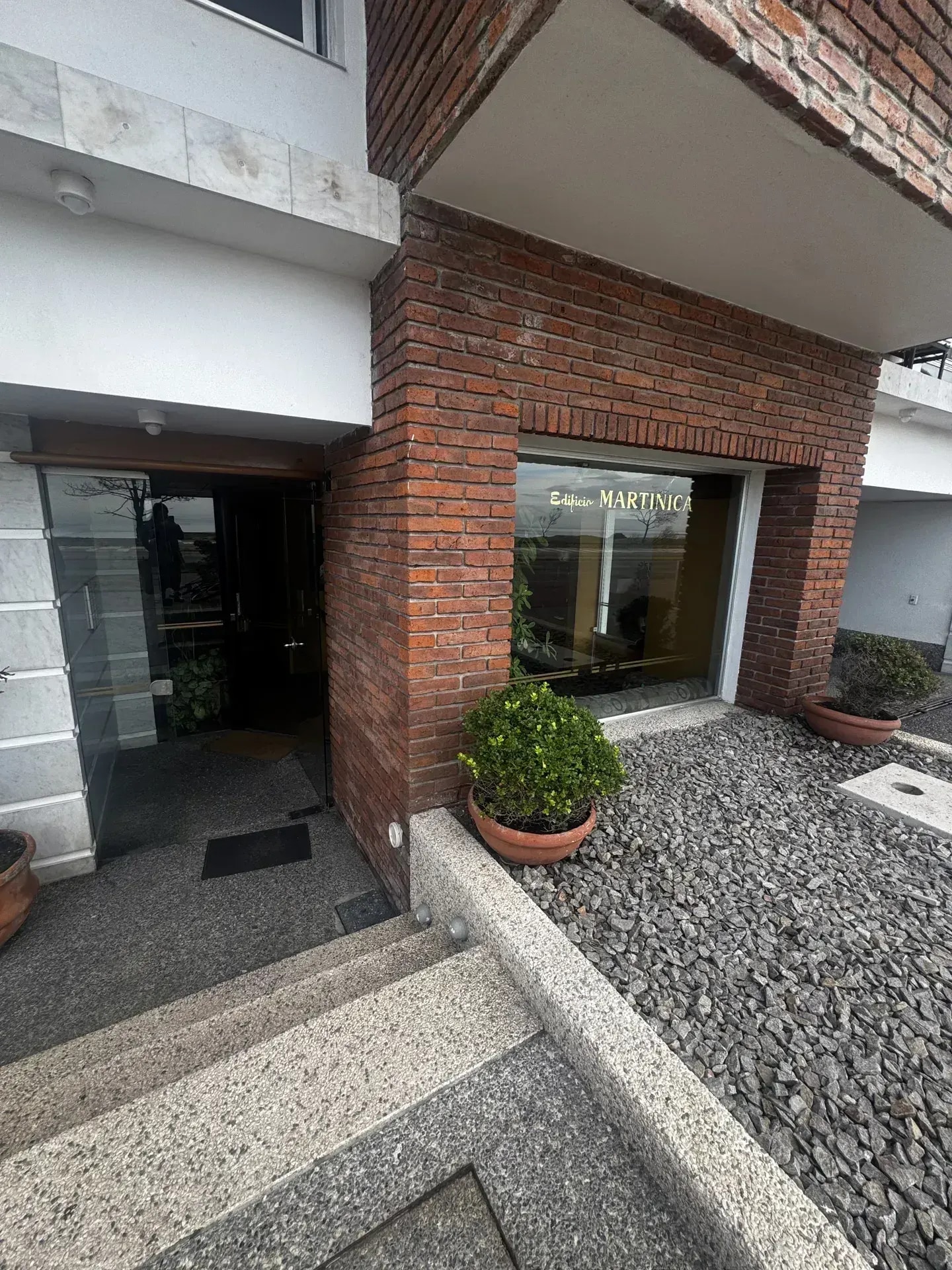 ALQUILER APARTAMENTO UN DORMITORIO FRENTE A LA RAMBLA EN MALVÍN · Foto 12