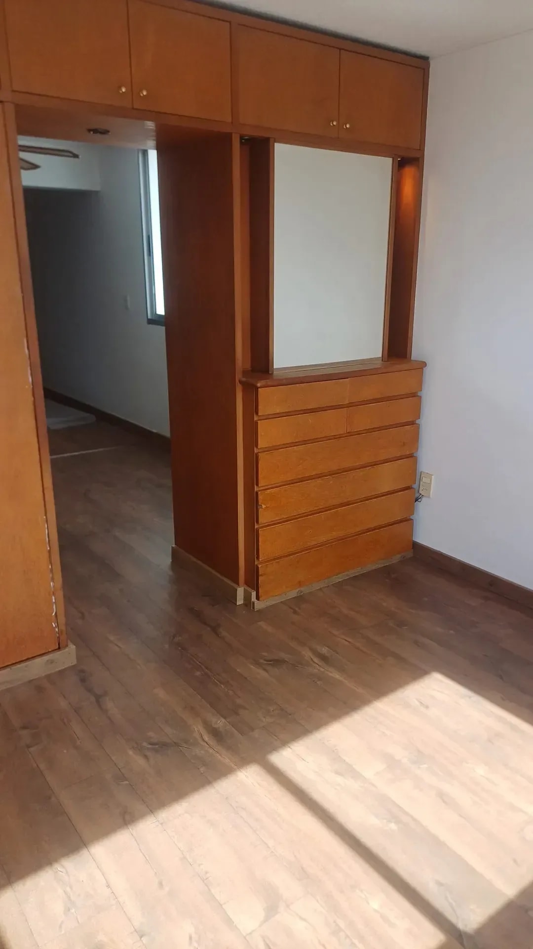 ALQUILER APARTAMENTO UN DORMITORIO FRENTE A LA RAMBLA EN MALVÍN · Foto 9