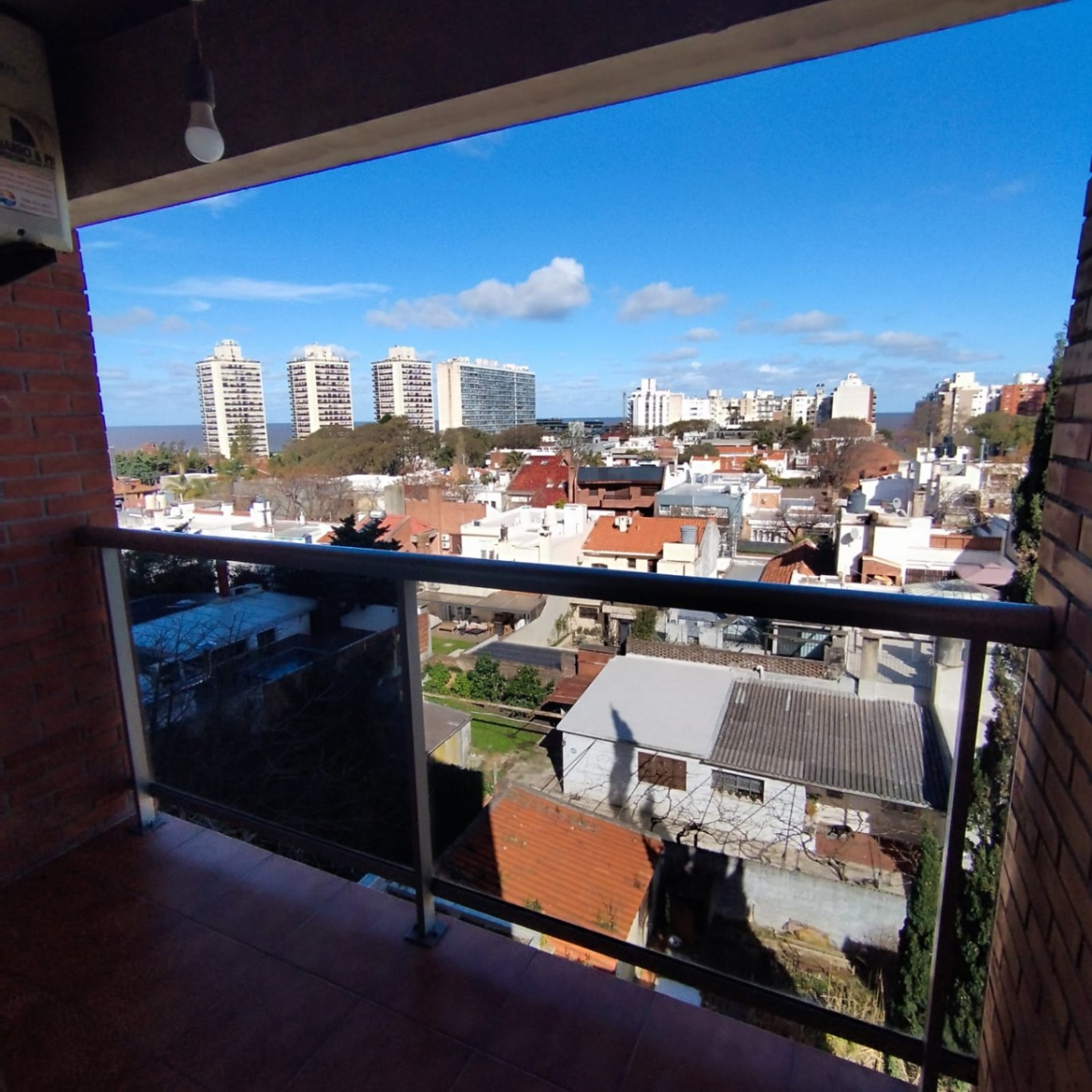 ALQUILER MONOAMBIENTE CON DIVISIONES Y BALCÓN, POCITOS IDEAL OFICINA OPC. GARAJE · Foto 7