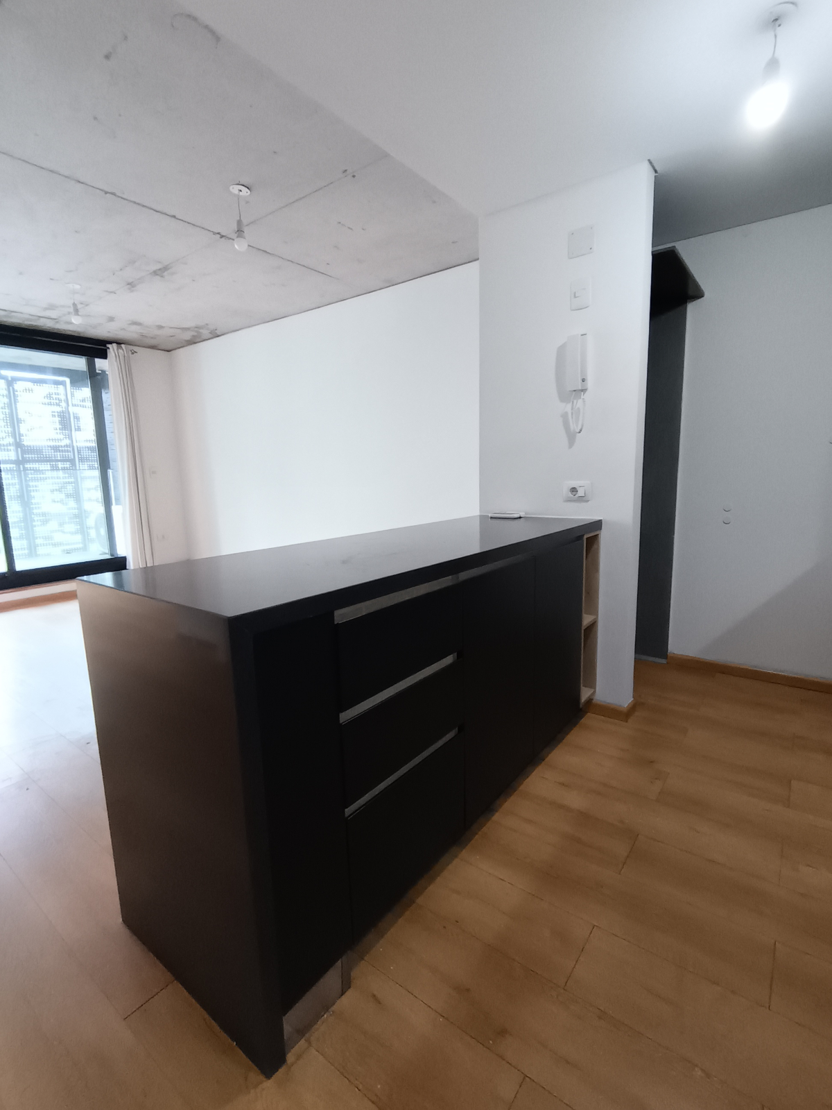 ALQUILER APARTAMENTO UN DORMITORIO, BALCÓN CENTRO · Foto 2
