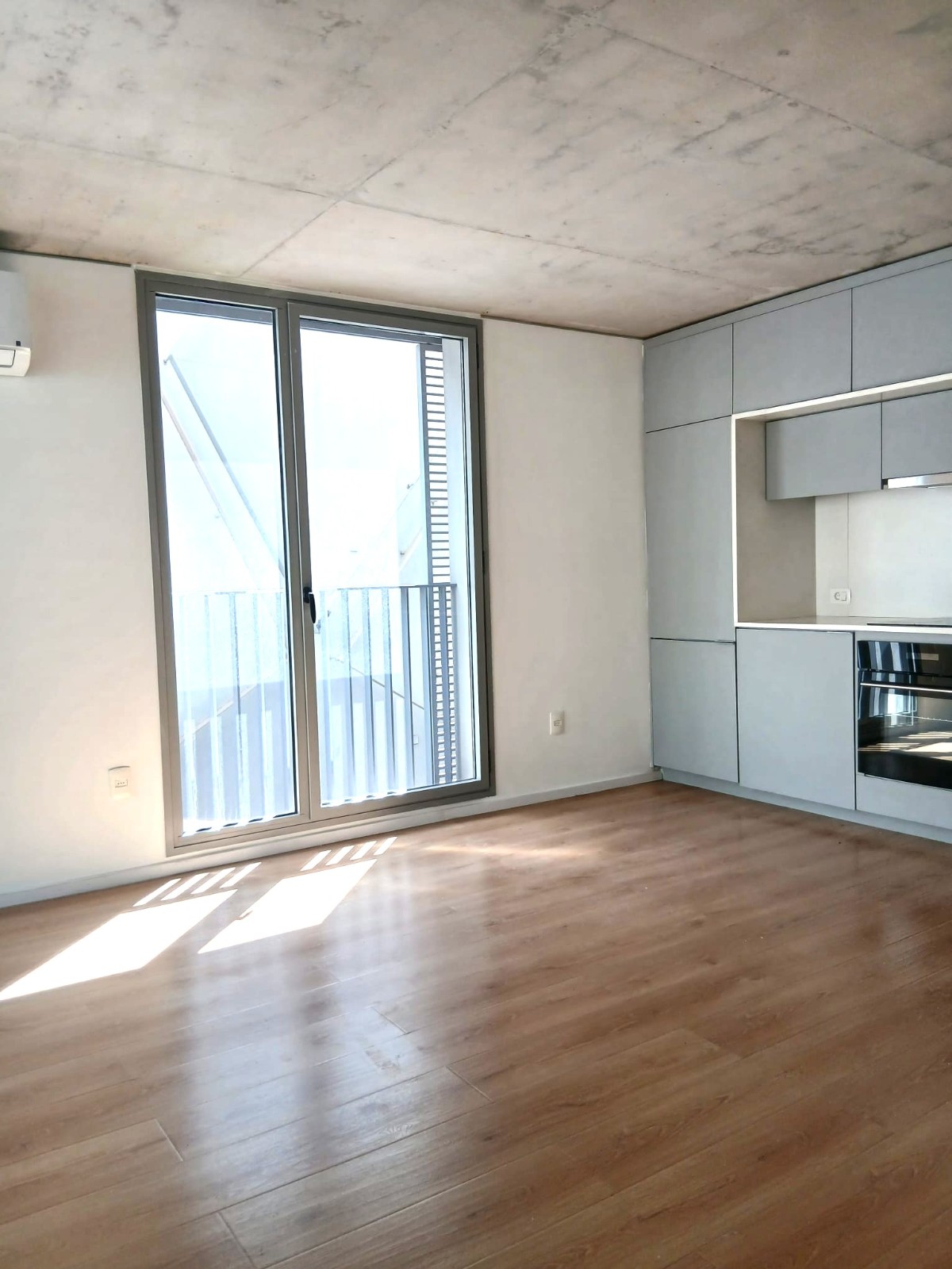 ALQUILER APARTAMENTO UN DORMITORIO, BALCÓN, PISCINA CENTRO · Foto 11