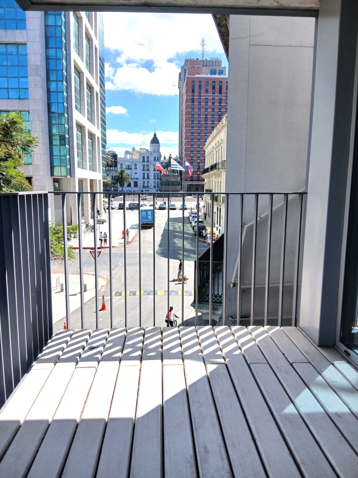 ALQUILER APARTAMENTO UN DORMITORIO, BALCÓN, PISCINA CENTRO · Foto 3